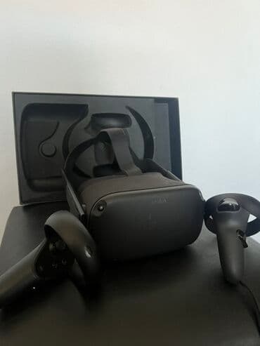 gejmerski kompjuteri: Oculus Quest 2 VR naglavni set u crnoj boji, dolazi sa dva kontrolera — 1