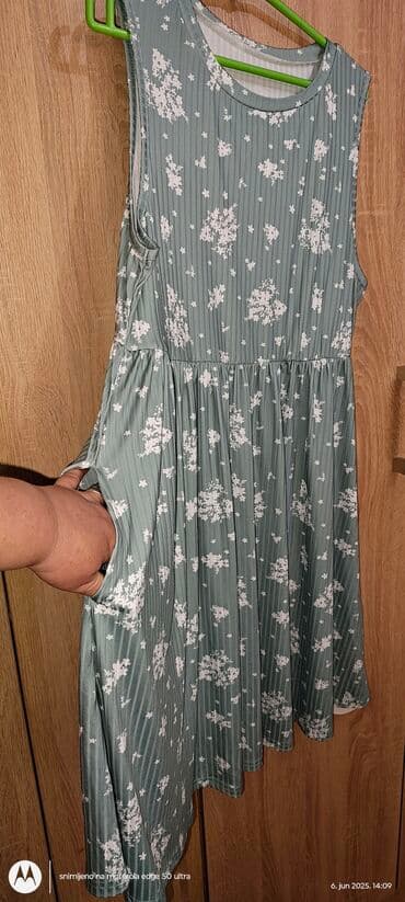 zeleni karmin crvene boje: 2XL (EU 44), bоја - Zelena, Oversize, Top (bez rukava) — 4