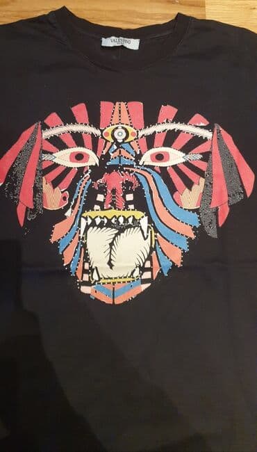 majica s: VALENTINO Roma crna muška majica. L velicina, može i XL. Pazuh 55 cm — 2
