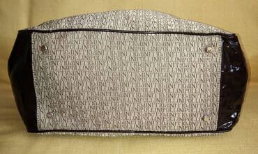 elegantne pantalone sa visokim strukom: Elegantna torbica — 16