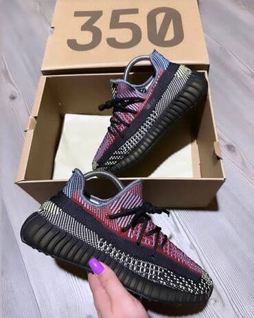zara obuca velicine: Adidas Yeezy Boost 350 patike A klasa

Novo.
Brojevi 36 do 46 — 19