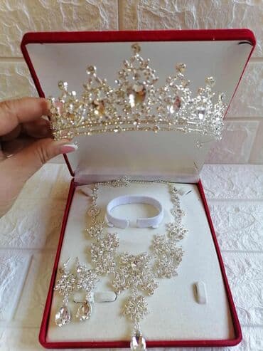 torbe b: Chanel, Set: Kruna, Minđuše, Narukvica, Materijal: Cirkon, Biser — 1