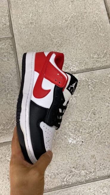 zenska obuca broj 35: Nike, 41, bоја - Šareno — 1