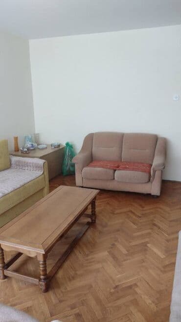 kuce i stanovi za izdavanje kraljevo: 2 sobe — 9