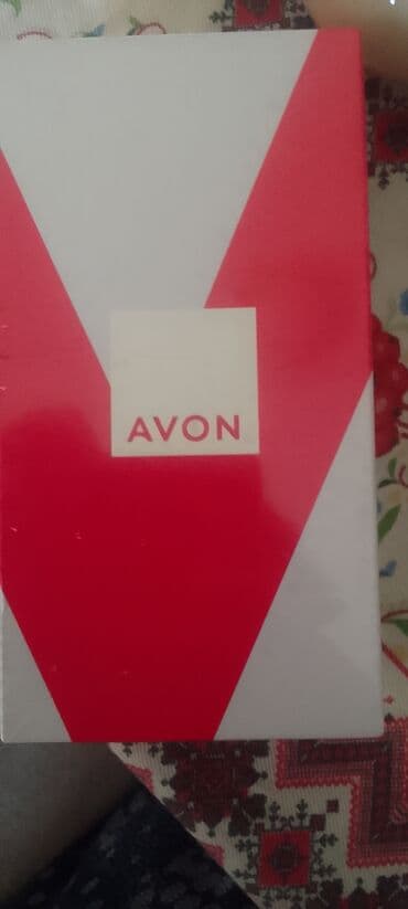 komplet šminke: Avon Pur Blanca poklon set. Idealan poklon koji sadrži parfem i losion — 1