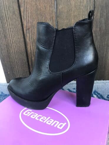 Personal Items: Ankle boots, 38 — 1