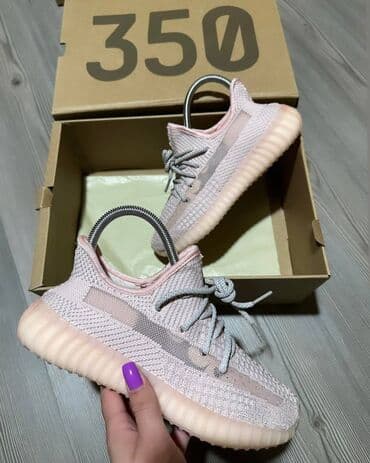 zara obuca velicine: Adidas Yeezy Boost 350 patike A klasa

Novo.
Brojevi 36 do 46 — 18