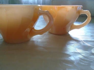 Kompleti posuđa: Anchor Hocking Fire King, vintage šoljice za kafu, (na jednoj od — 2
