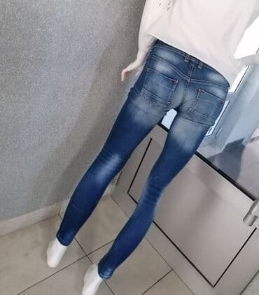 skinny fit farmerke: Farmerice extra kao nove
Vel 26
Teksas vrhunski sa puno elastina — 3