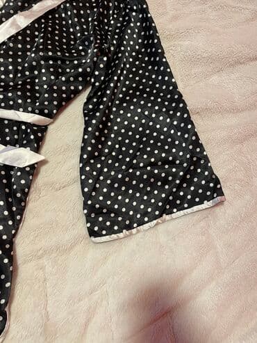 leprsave pantalone: One size, Novo, Saten, bоја - Crna — 7