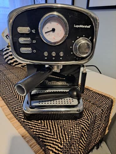 delonghi aparat za kafu: Nov aparat za espreso kafu, kupljen nijednom korišćen.
Moguč dogovor — 1