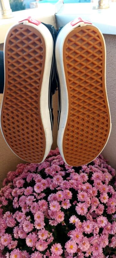zenska obuca broj 35: Vans, 38.5, bоја - Crna — 4