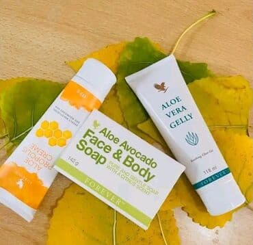 pribor za nokte komplet cena: Set za negu kože brenda Forever Living Products. Sadrži Aloe Propolis — 1
