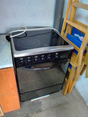 Šporeti i ugradne ploče: El.šporet Končar,ventilatorska rerna,šporet je u dobrom stanju,sem — 4