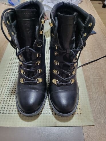 walkmaxx zenske duboke cipele: Gležnjače, Guess, 38.5 — 1