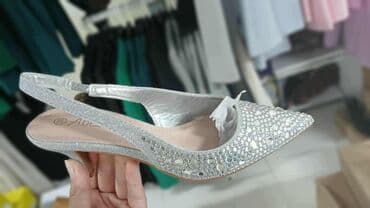 perla obuca sandale: Sandale, Alexander McQueen — 2