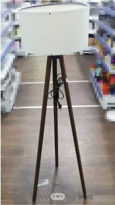 Kućni dekor: Velike tripod lampe Velike tripod lampe Visina lampe 139cm Visina — 1