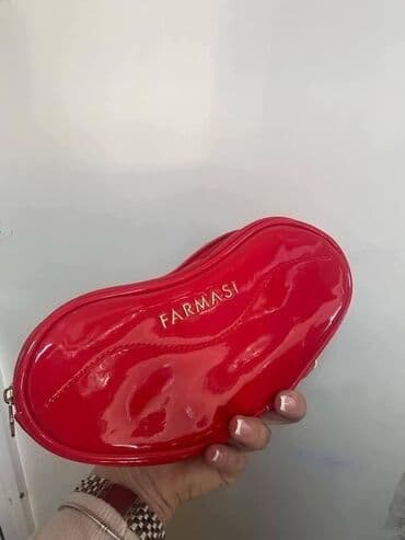 Ostalo: RED LIPS neseser 💋 1 Idealan, praktičan i dovoljno velik, da u njega — 1