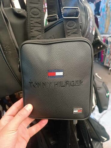 lakovane torbe zenske: Muška torba, Calvin Klein, Materijal: Lakovana koža — 2