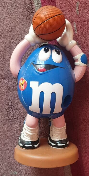 hm kombinezoni 2022: M&M velika igracka 33 cm dispanzer za sitne bombone. Pune se — 2