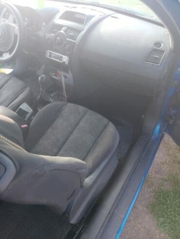 prednja kamera za auto: Renault Megane: 1.4 l | 2003 г. Hečbek — 10