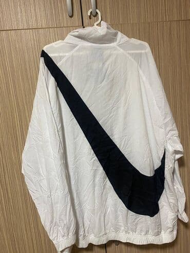 ženski kompleti sa suknjom: Original NIKE šuškavac, od tanjeg materijala, može biti UNISEX. M - — 2