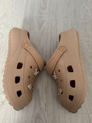 grubin krznene papuce: Modne papuče, Crocs, 40 — 3