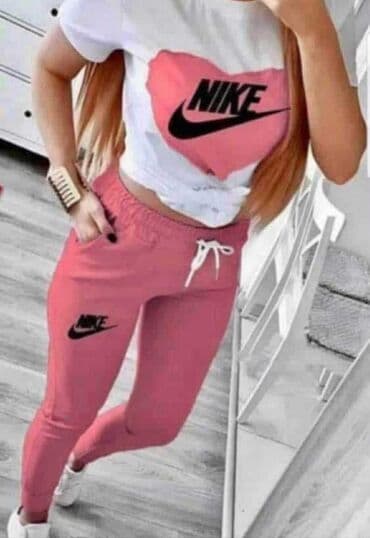 ramax novi sad: Nike, 2XL (EU 44), Jednobojni, bоја - Roze — 1