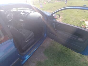 prednja kamera za auto: Renault Megane: 1.4 l | 2003 г. Hečbek — 9