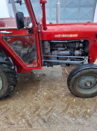 kamere za traktor: Prodajem traktor IMT 539 sa kabinom. Za vise informacija pozvati na — 8