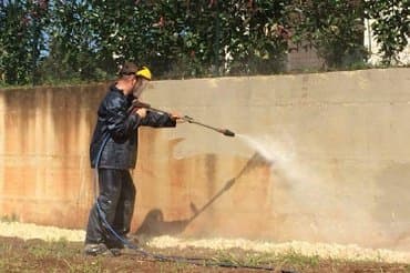 dajem kucu na cuvanje i odrzavanje: Pranje crepa skidanje grafita sezona pocela zovite i zakazite na — 3