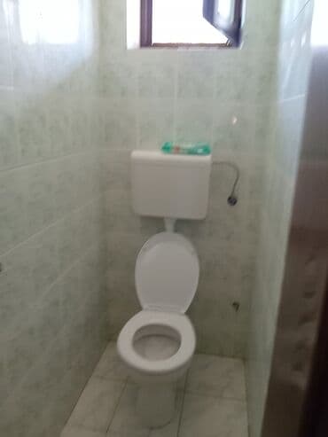 Magacini i radionice: Izdaje se poslovni prostor u Bačkoj Topoli, površine 206m2. Lokal se — 9