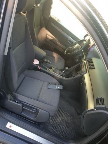 prednja kamera za auto: Audi A4: 2 l | 2007 г. Sedan — 6