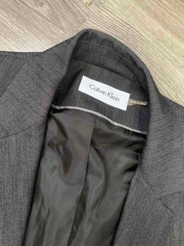 sako velicina m: Calvin Klein — 2