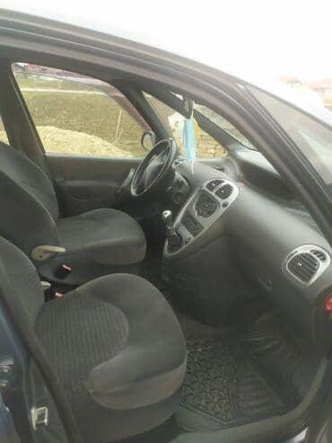 pojasevi za auto: Auto je registrovan u februaru, moze zamena za skuplji auto — 3