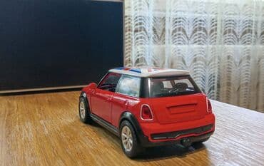 legendarni automobili broj 1: Nov metalni model automobila Mini Moris. Otvaraju mu se vrata, može da — 8