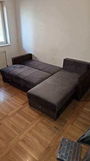 ugaone garniture u p: A. Ugaona KOCKA Dimenzije 240x170 Zicano je jezgro Razvlaci se — 4