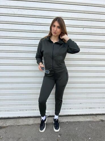 zenske trenerke mokra likra: Adidas ženska trenerka

Novo
Pamuk
Veličine s m l xl 2xl — 11