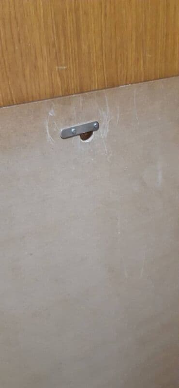 sampanj boja za zidove: Ogledalo za zid — 4