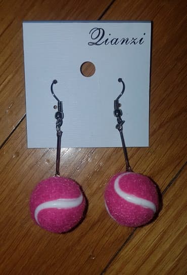 srebrne minđuše: Mindjuse tenis . teniska lopta. preslatke i neobicne. nove — 2