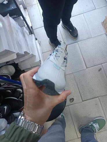 dm sociva u boji: Nike — 12