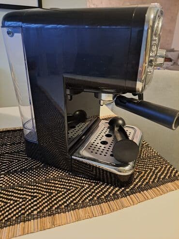 delonghi aparat za kafu: Nov aparat za espreso kafu, kupljen nijednom korišćen.
Moguč dogovor — 4