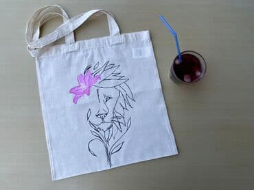 torbe b: Unikatni eco cegeri Po porudzbini Crtam po zelji🌸 Licno preuzimanje — 2