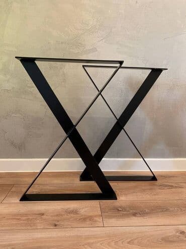 iznajmljivanje klupa i stolova: Noge za sto 080 Dimenzija 70x72cm Materijal : Metalna profil 60x5 — 2