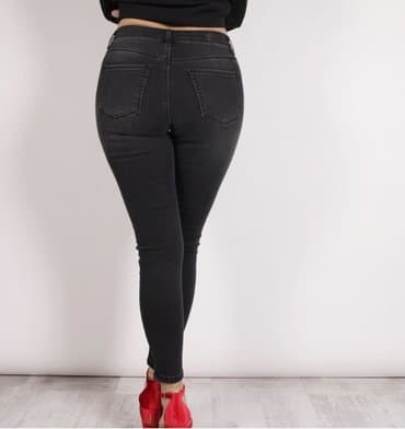 crni sorc za fizicko: Extra farmerice vel S M
Povoljno — 1
