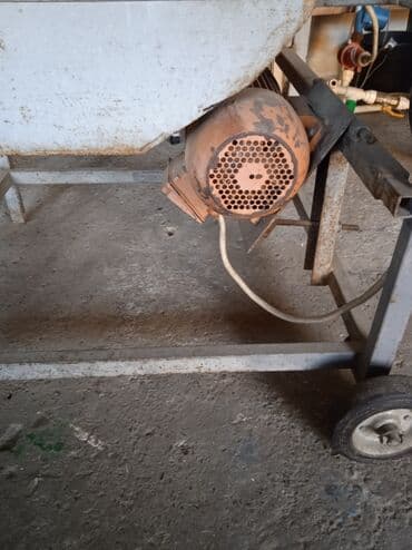 Kuća i bašta: Stona kružna testera sa metalnim postoljem i radnom površinom. Pogodna — 7