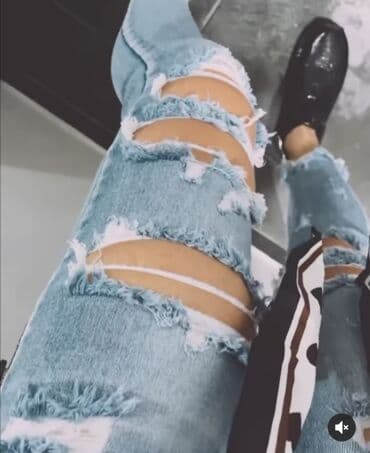 baggy ripped jeans: Farmerice Uvoz Francuska
Extra model
Vel 26
Sa dosta elastina — 1
