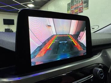 Vozila: Plavi Ford Kuga, SUV model sa petoro vrata, opremljen je automatskim — 13