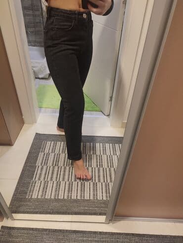 elegantne pantalone sa visokim strukom: Zara farmerke crne boje. Visok struk, duboke su. Velicina je 36 — 6