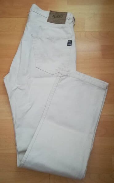 parka s: Paket 3 para farmerki sve za 700 din vel 31/32 (s/m)-,obim struka — 3
